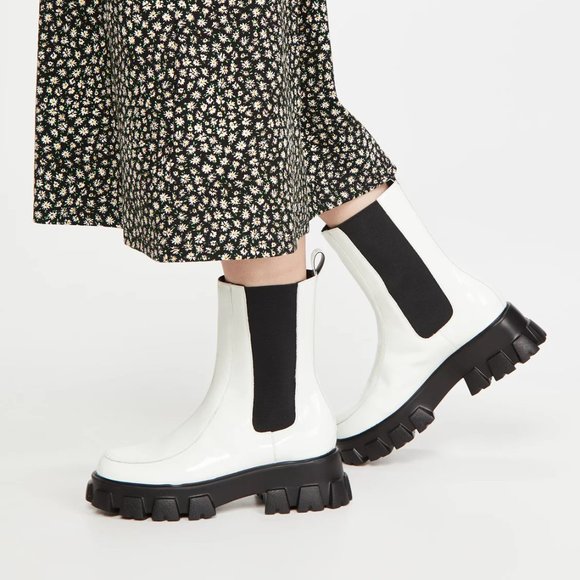 NWT Villa Rouge White Painter Lug Sole Women Chelsea Fall Chunky Booties - Picture 1 of 12